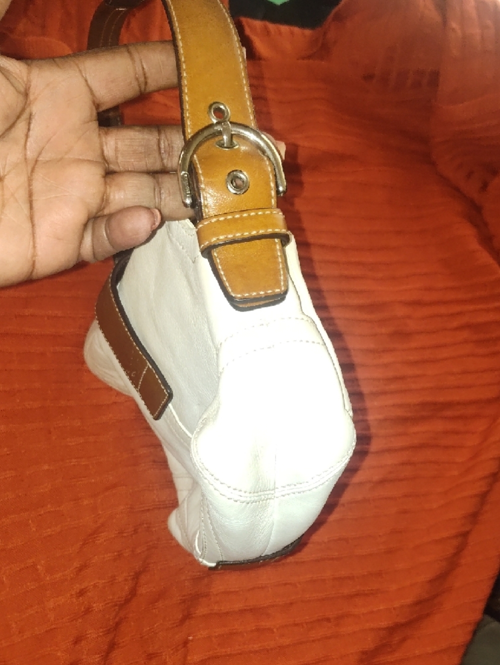 Coach White Leather Shoulder Bag with Brown Trim - Picture 4 of 8